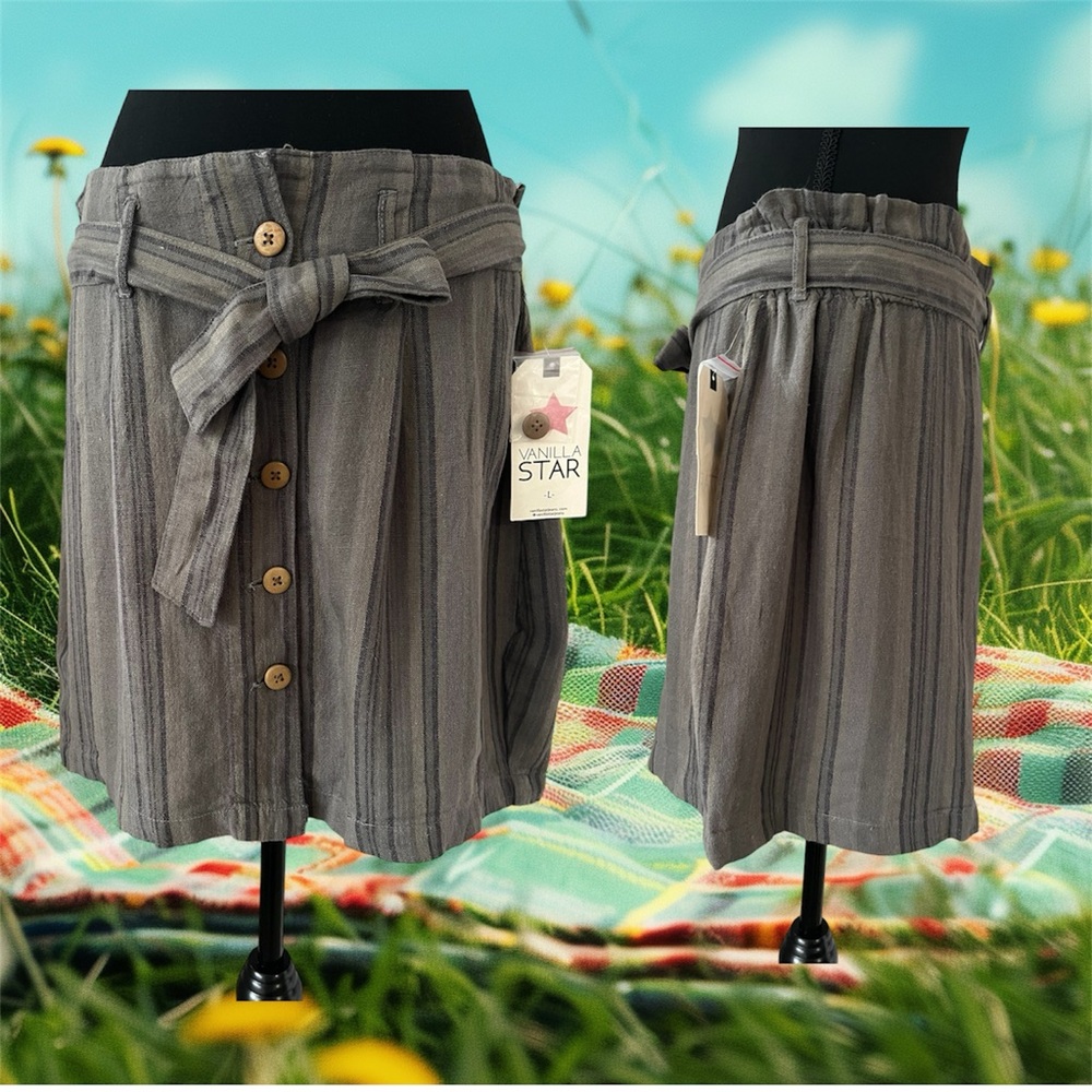 Vanilla Star skirt Brand new with Tag size L